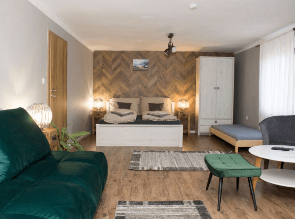 Kis-dél Apartman a Bükki Kövek Vendégházban Bükkszentkereszten.